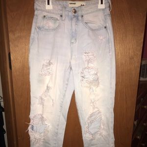 SUPER CUTE BOYFRIEND CUT JEANS